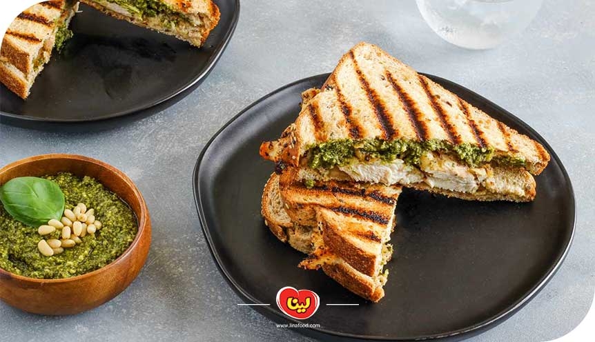 طرز تهیه پنینی مرغ و رزماری برای ماه رمضان