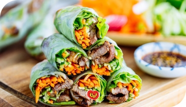 طرز تهیه اسپرینگ رول گوشت و میگو برای تعطیلات نوروز