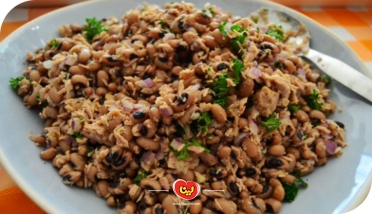طرز تهیه سالاد تن ماهی با لوبیا چشم بلبلی لذیذ