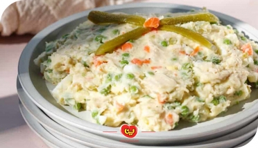 طرز تهیه سالاد الویه رژیمی در نیم ساعت