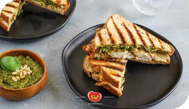 طرز تهیه پنینی مرغ و رزماری برای ماه رمضان