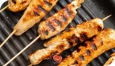 طرز تهیه جوجه کباب متفاوت با سس بادام زمینی 